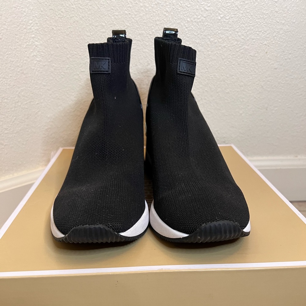 Michael Kors - Skyler Bootie - size 8.5 woman’s - Slightly used
